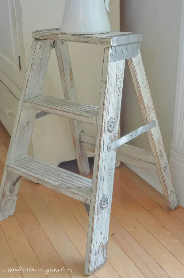 How to Finish Paint an Old Wooden Ladder